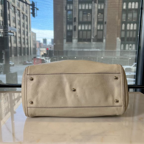 Gucci Pebbled Calfskin Soho Shoulder Bag Off White - Picture 8 of 15